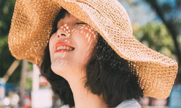Cách phục hồi tóc hư tổn trong ngày nắng nóng