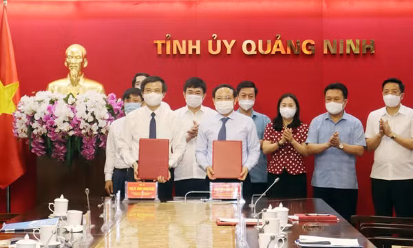 Tỉnh ủy Quảng Ninh - Tạp chí Cộng sản: Ký kết Chương trình phối hợp công tác giai đoạn 2021 – 2025