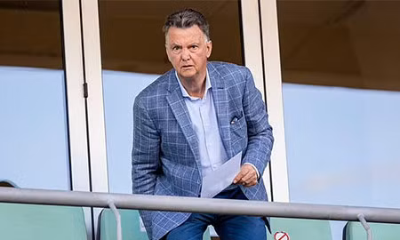 Van Gaal tái xuất theo cách lạ lùng sau 5 năm bị MU sa thải