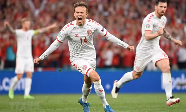 Xác định được 11 đội tuyển góp mặt tại vòng 1/8 EURO 2020