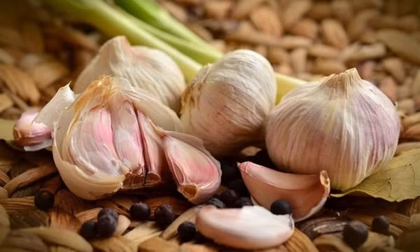 16 công dụng đáng ngạc nhiên của nước súc miệng