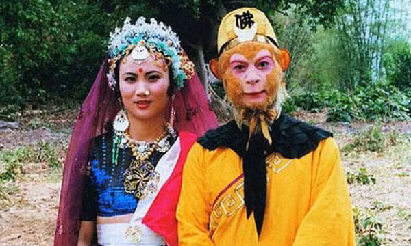 'Tôn Ngộ Không' Lục Tiểu Linh Đồng kỉ niệm 33 năm cưới bà xã là bạn diễn 'yêu quái'