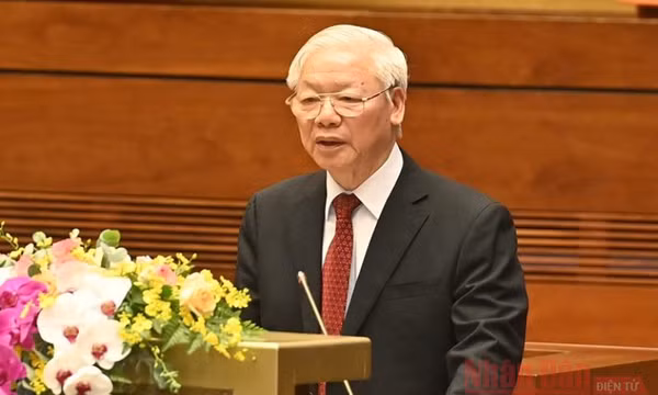 Nỗ lực phấn đấu, học tập và rèn luyện, không ngừng làm theo tư tưởng, đạo đức và phong cách của Chủ tịch Hồ Chí Minh
