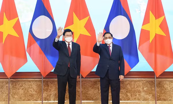 Việt Nam, Lào nhất trí thúc đẩy triển khai sớm các dự án kết nối giao thông chiến lược