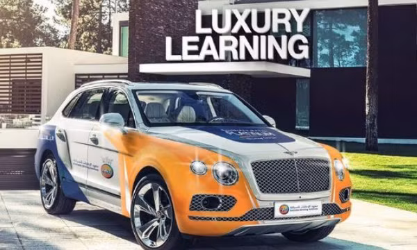 Dubai: Dùng siêu xe Bentley, Porsche cho học viên tập lái