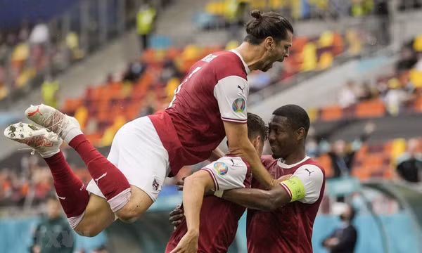Đánh bại Ukraine, tuyển Áo đối đầu Italy ở vòng 1/8 EURO 2020