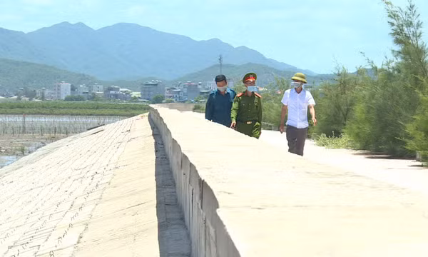 Đảm bảo an toàn đê biển