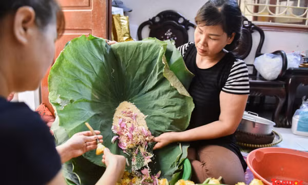 Hà Nội: Một gia đình suốt 70 năm làm trà ướp sen thượng hạng, giá lên đến chục triệu đồng/kg