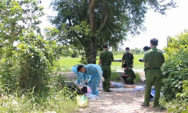 Một người đàn ông chết bất thường cạnh nhà máy rác, thi thể có nhiều vết đâm