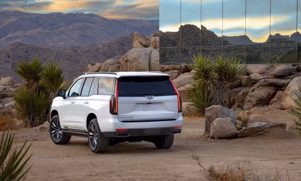 Dù đắt đỏ nhưng khách vẫn mua Cadillac Escalade Platinum 2021 "ầm ầm", hãng sản xuất không kịp