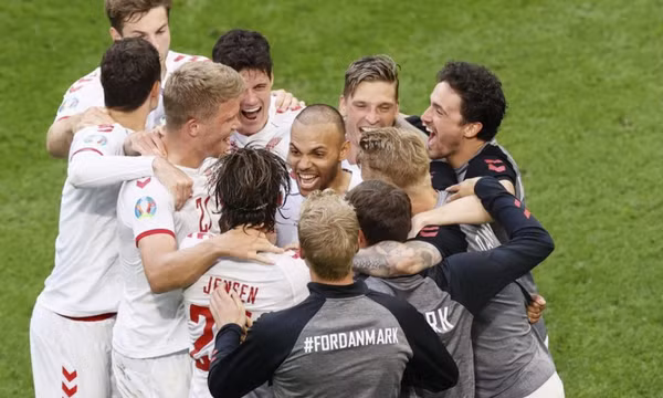 Xứ Wales 0-4 Đan Mạch: Cơn thịnh nộ của 'Những chú lính chì'