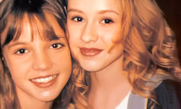 Christina Aguilera ủng hộ Britney Spears: "Phụ nữ nào cũng phải có quyền đối với cơ thể mình"