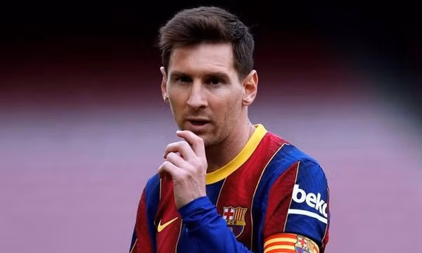 Barca có thể bị cấm đăng ký Messi dự La Liga