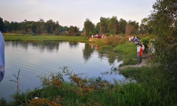 Chèo thuyền ra hồ chơi làm 3 người đuối nước, tử vong