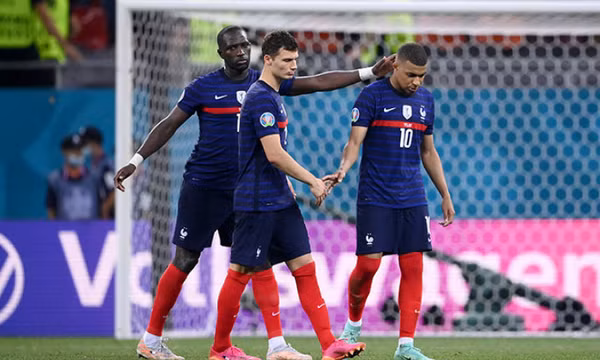 Deschamps để ngỏ khả năng chia tay ĐT Pháp, Zidane sáng cửa thay thế