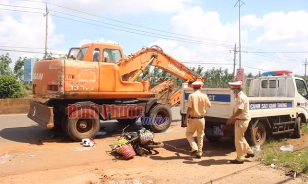 Va chạm với xe máy, người buôn phế liệu tử vong tại chỗ
