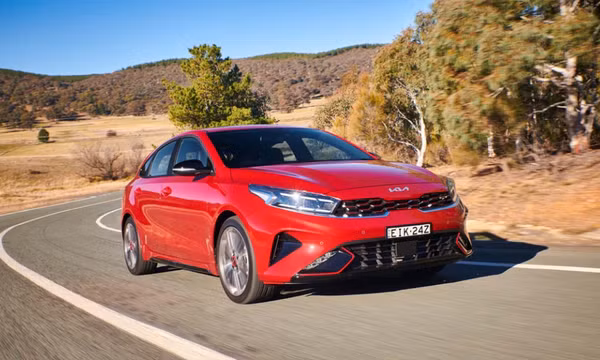 Kia Cerato vừa ra bản facelift 2022 tại Úc, Thaco bất ngờ tung giá "dọn kho"