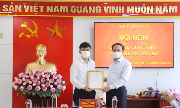 Trao quyết định bổ nhiệm Phó Trưởng ban Nội chính Tỉnh ủy