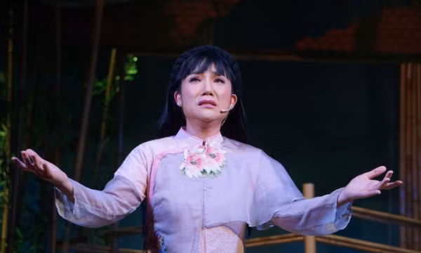 Cát Tường đóng cửa sân khấu kịch