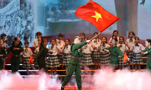 Nghe lại hai bản tin chiến thắng trong ngày 30/4 và 1/5/1975