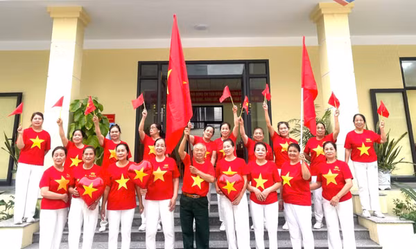 Vùng Mỏ xúc động, tự hào kỷ niệm 50 năm Ngày non sông liền một dải