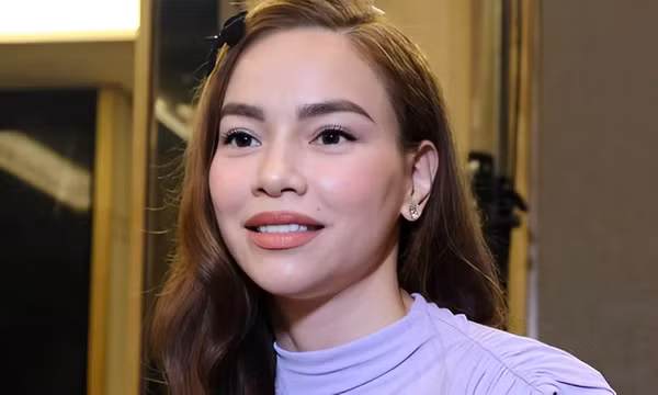 Hồ Ngọc Hà: ‘Tôi không chọn trở thành nữ hoàng giải trí’