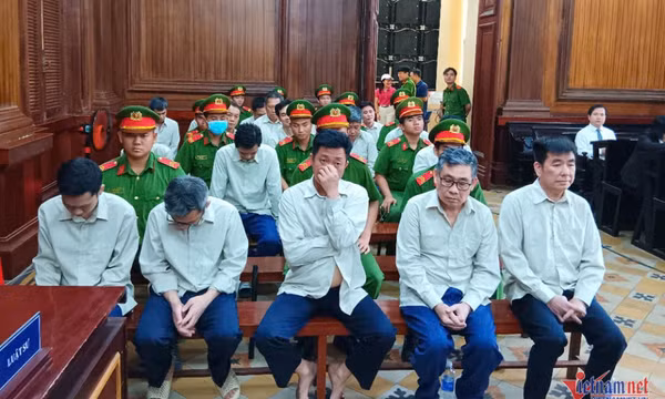 Nhận tiền ‘bảo kê’ cho cát lậu, cựu Chủ tịch tỉnh An Giang lãnh 8,5 năm tù