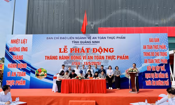Phát động “Tháng hành động vì an toàn thực phẩm năm 2025”