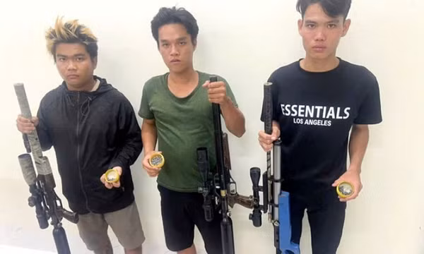 Phát hiện 3 đối tượng sử dụng súng săn trái phép