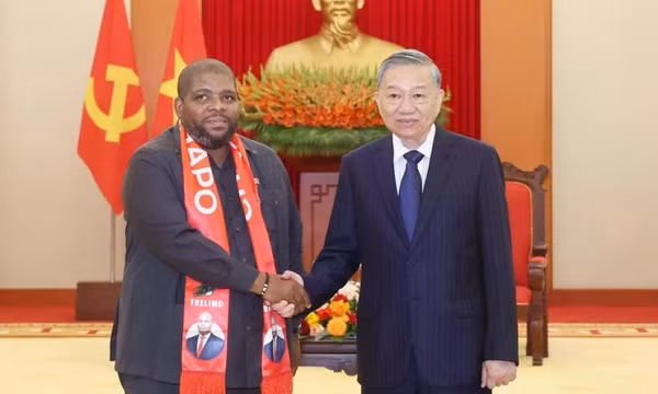 Tổng Bí thư Tô Lâm tiếp Tổng Thư ký Đảng Mặt trận giải phóng Mozambique