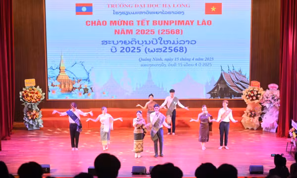 Đại học Hạ Long tổ chức Tết cổ truyền Bunpimay năm 2025 cho lưu học sinh Lào