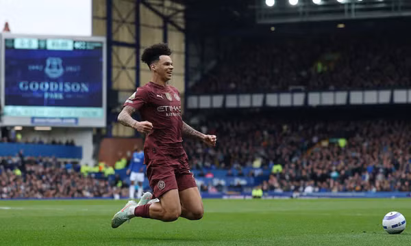 Man City thắng muộn nhờ hậu vệ 20 tuổi