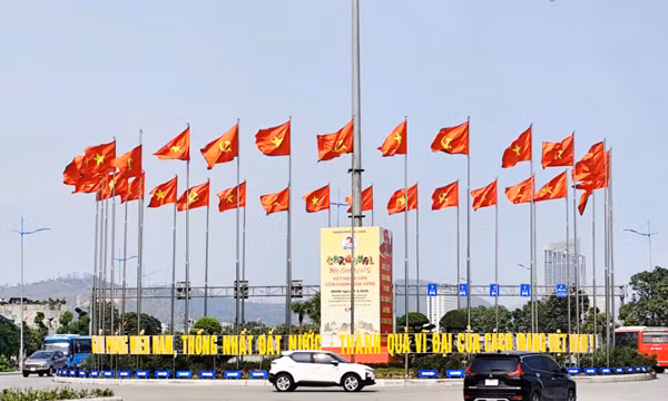 Đất mỏ rực rỡ chào mừng 50 năm ngày thống nhất đất nước