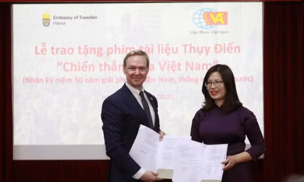 Thụy Điển tặng Việt Nam phim tài liệu chưa từng công bố về chiến thắng 30/4/1975