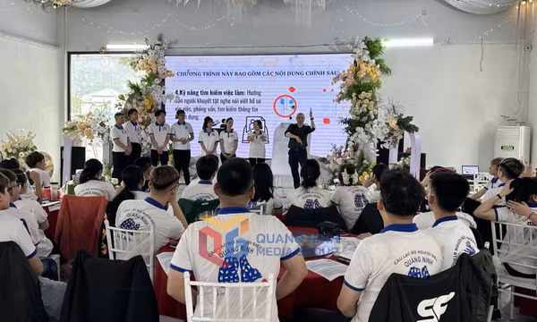 Tập huấn nâng cao năng lực tạo dựng việc làm cho người khuyết tật nghe nói