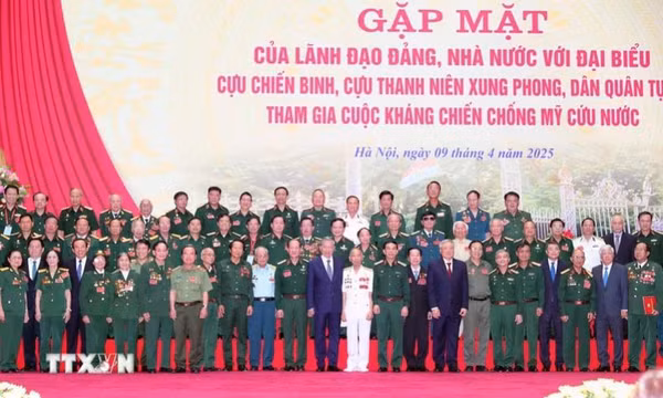 Gặp mặt cựu chiến binh, cựu thanh niên xung phong và các lực lượng tham gia kháng chiến chống Mỹ cứu nước