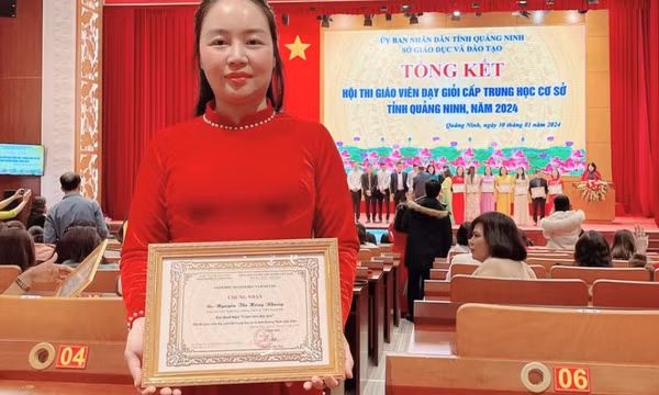 Cô giáo Tổng phụ trách Đội tiêu biểu, tận tâm với nghề