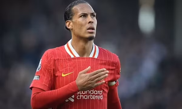 Van Dijk mang tin vui cho CĐV Liverpool