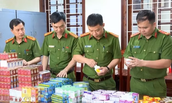 Thủ tướng yêu cầu điều tra, sớm đưa ra kết luận vụ sản xuất, buôn bán thuốc giả