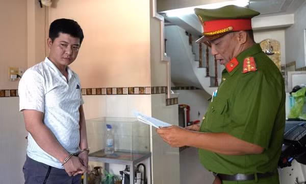 Bắt tạm giam đối tượng cho vay tiền với lãi suất 180%/năm