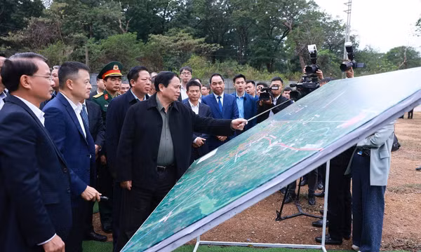 Sắp xếp tổ chức bộ máy của hệ thống chính trị tinh gọn, giảm tầng nấc trung gian, góp phần nâng cao hiệu lực, hiệu quả lãnh đạo, quản lý