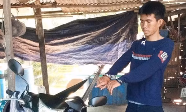 Thuê xe ôm tìm bạn không gặp, thanh niên cướp luôn xe