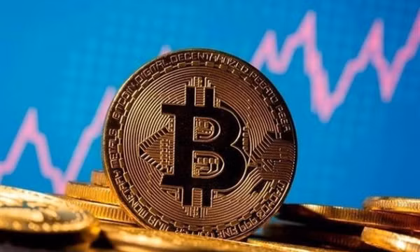 Bitcoin bán tháo mạnh khi mối nguy chiến tranh thương mại toàn cầu cận kề