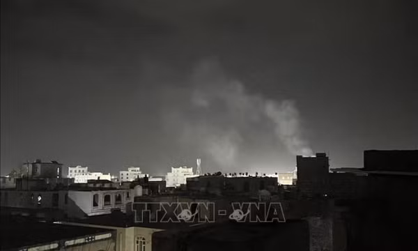Mỹ không kích cảng dầu ở Yemen, ít nhất 38 người chết