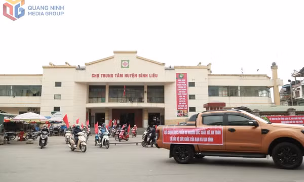 Diễu hành hưởng ứng “Tháng hành động vì an toàn thực phẩm” năm 2025