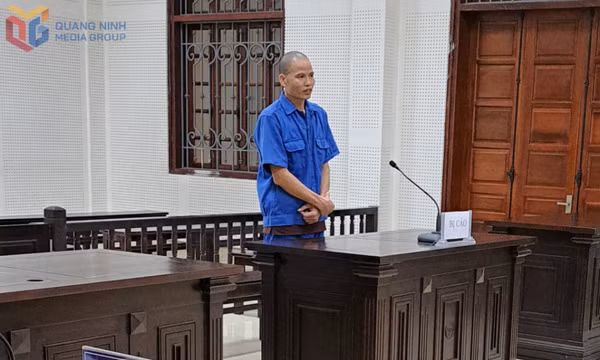 Nhận 4 năm tù về tội “Đưa người nước ngoài nhập cảnh trái phép vào Việt Nam”