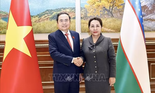 Chủ tịch Quốc hội Trần Thanh Mẫn hội đàm với Chủ tịch Thượng viện Uzbekistan Tanzila Narbaeva