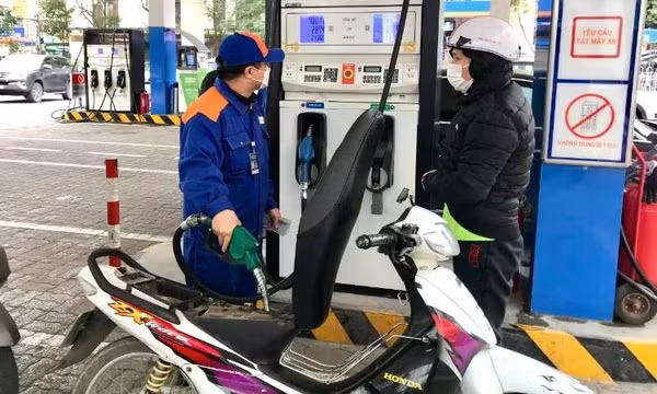 Điều chỉnh thời gian điều hành giá xăng dầu