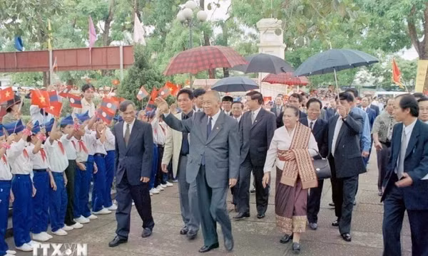 Điện chia buồn nguyên Chủ tịch Đảng, nguyên Chủ tịch nước Lào Khamtay Siphandone từ trần