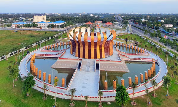 Những đền thờ Vua Hùng ấn tượng khắp Việt Nam